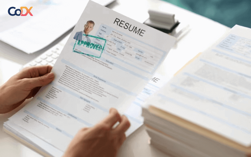 Tiếp nhận và xử lý hồ sơ tuyển dụng nhân sự